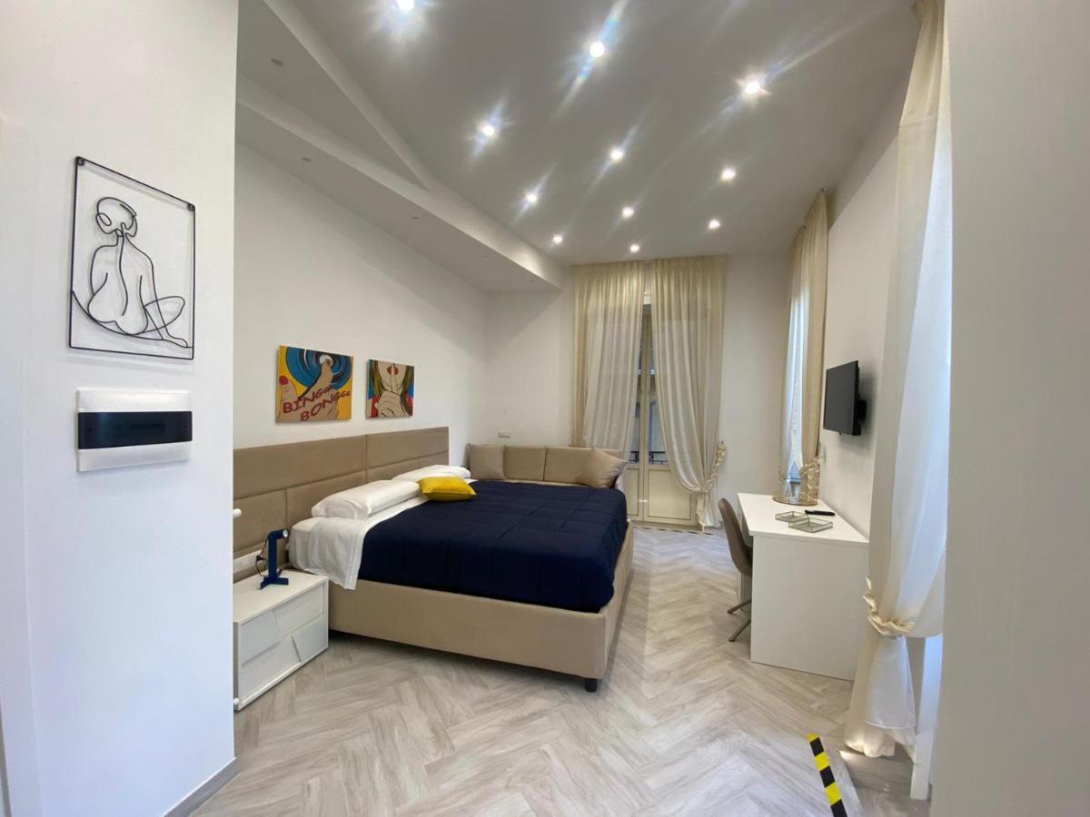 Flo' Hotel เนเปิลส์ ภายนอก รูปภาพ