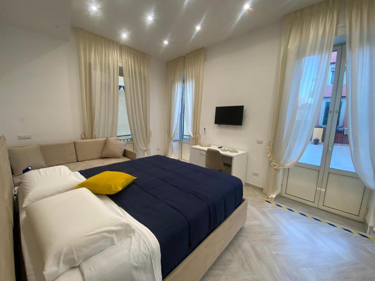 Flo' Hotel เนเปิลส์ ภายนอก รูปภาพ