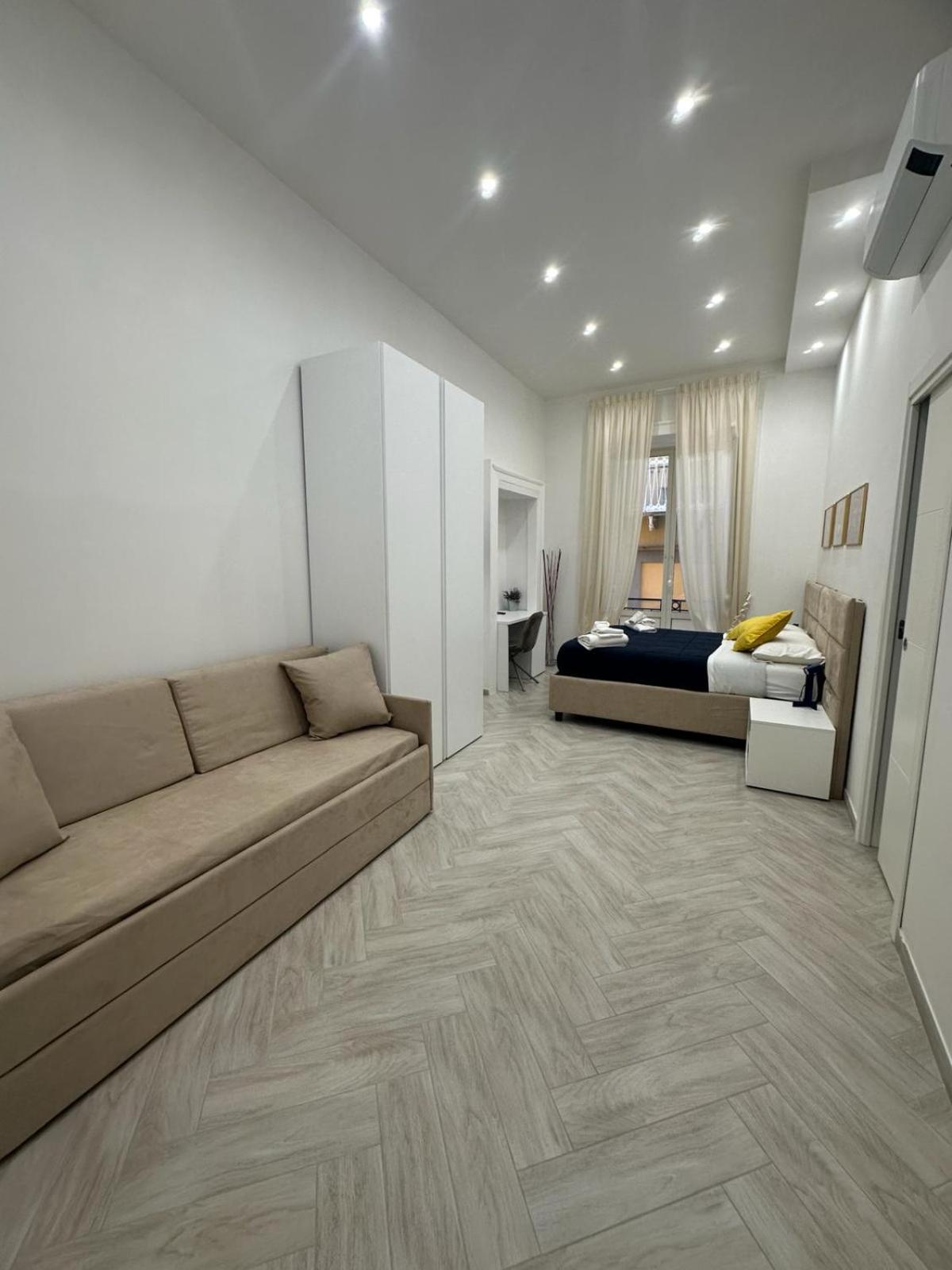 Flo' Hotel เนเปิลส์ ภายนอก รูปภาพ