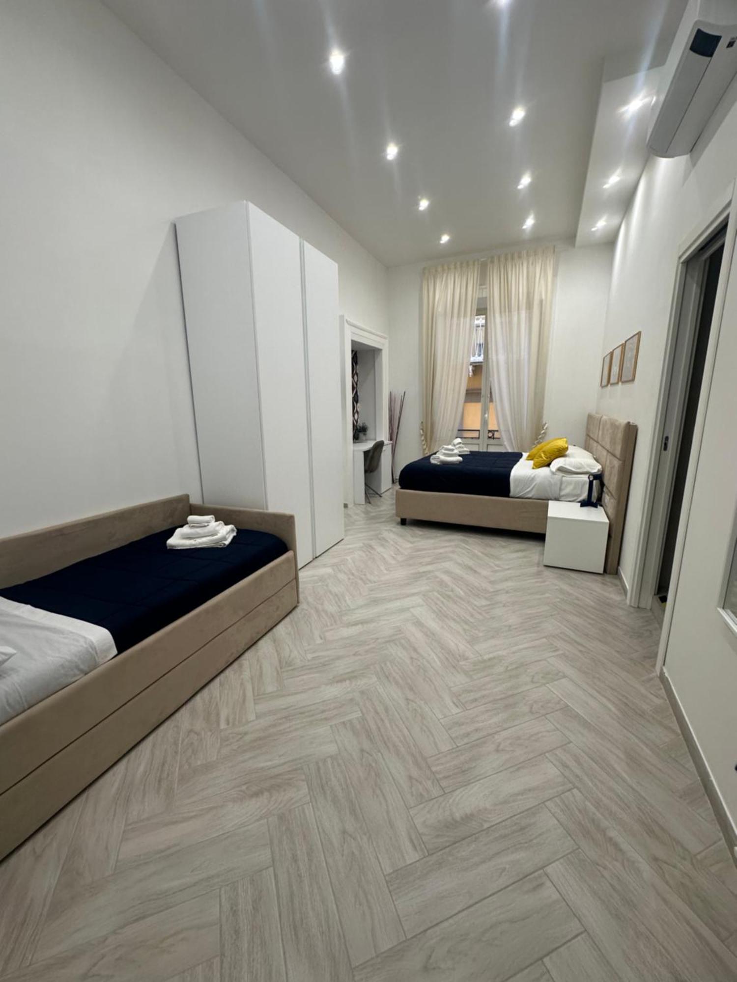Flo' Hotel เนเปิลส์ ภายนอก รูปภาพ