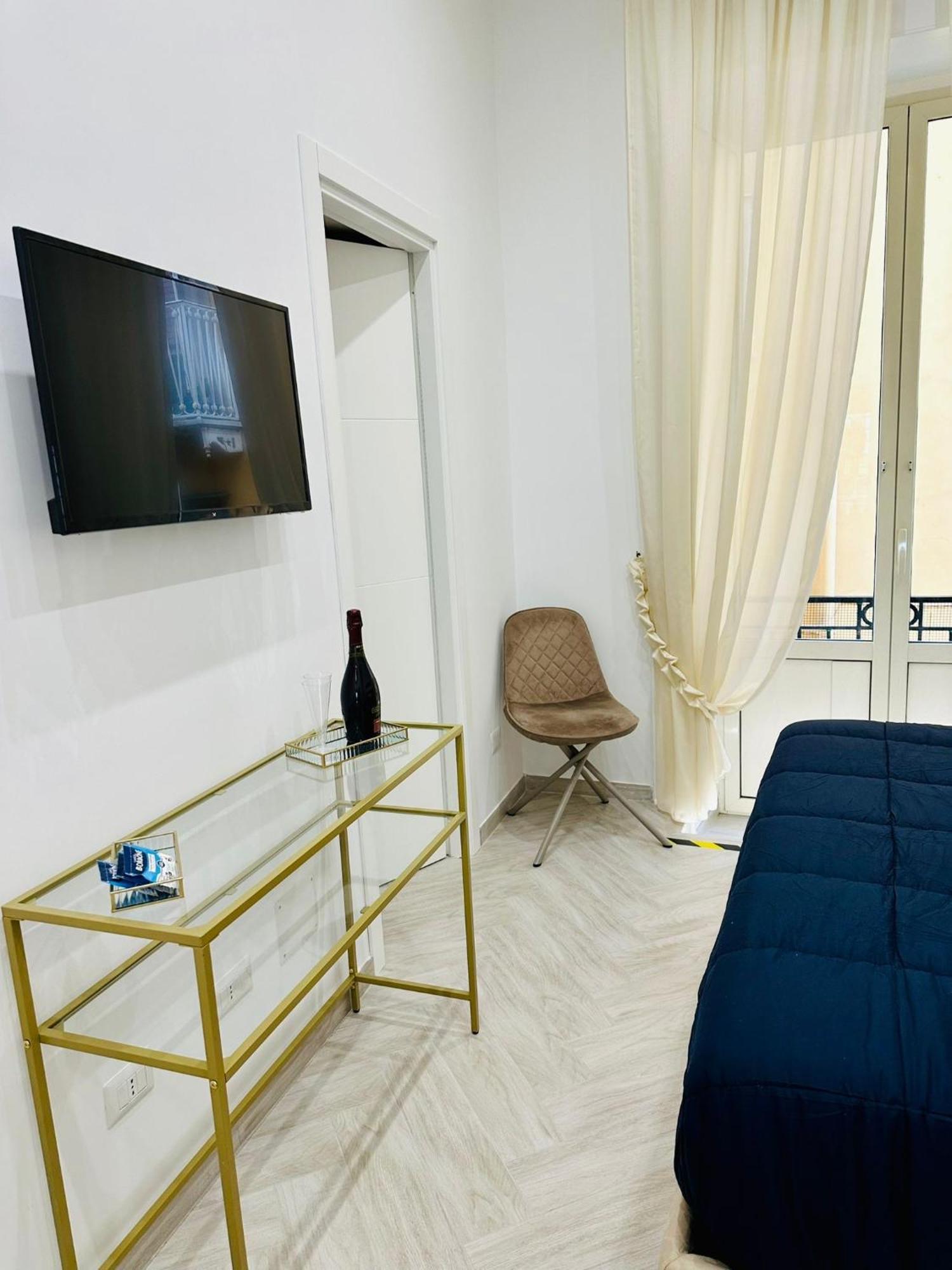 Flo' Hotel เนเปิลส์ ภายนอก รูปภาพ